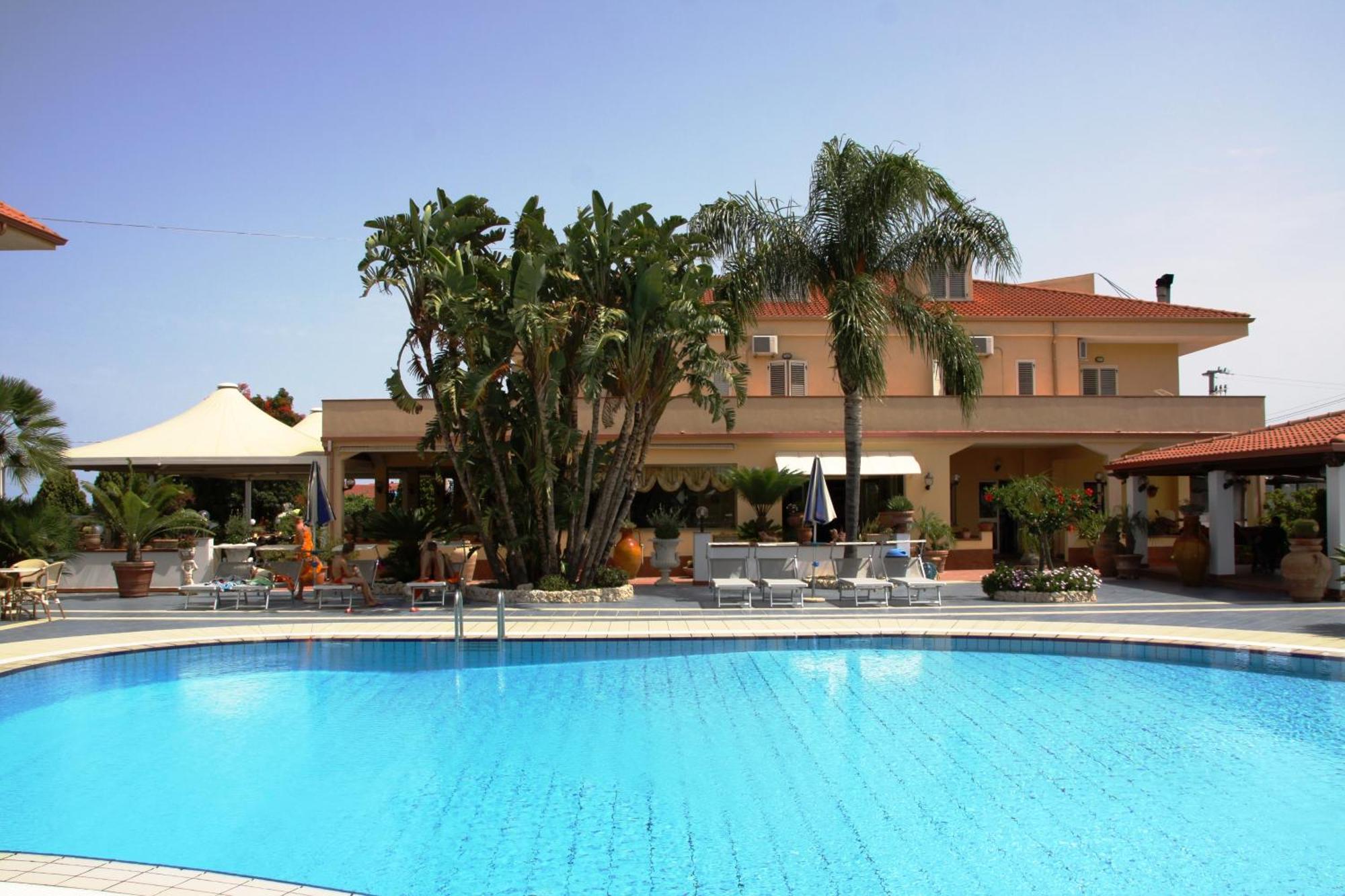 Hotel Damanse Santa Domenica  Exteriör bild
