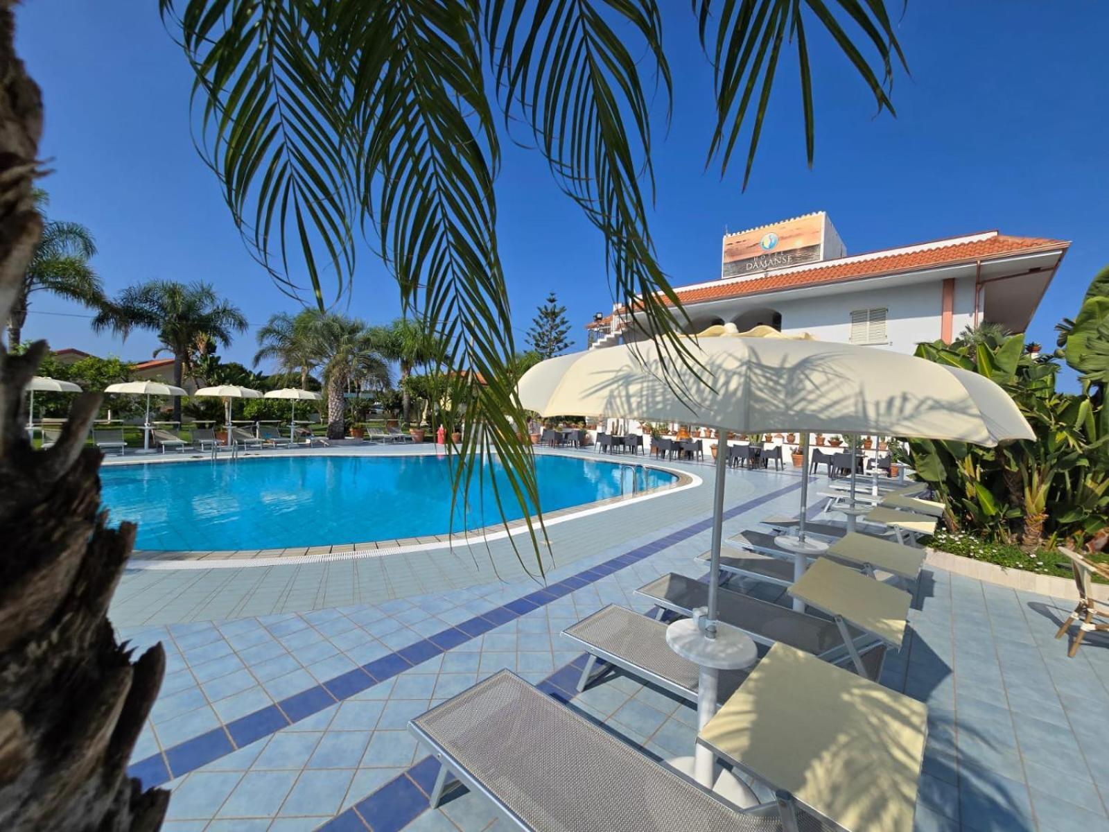 Hotel Damanse Santa Domenica  Exteriör bild