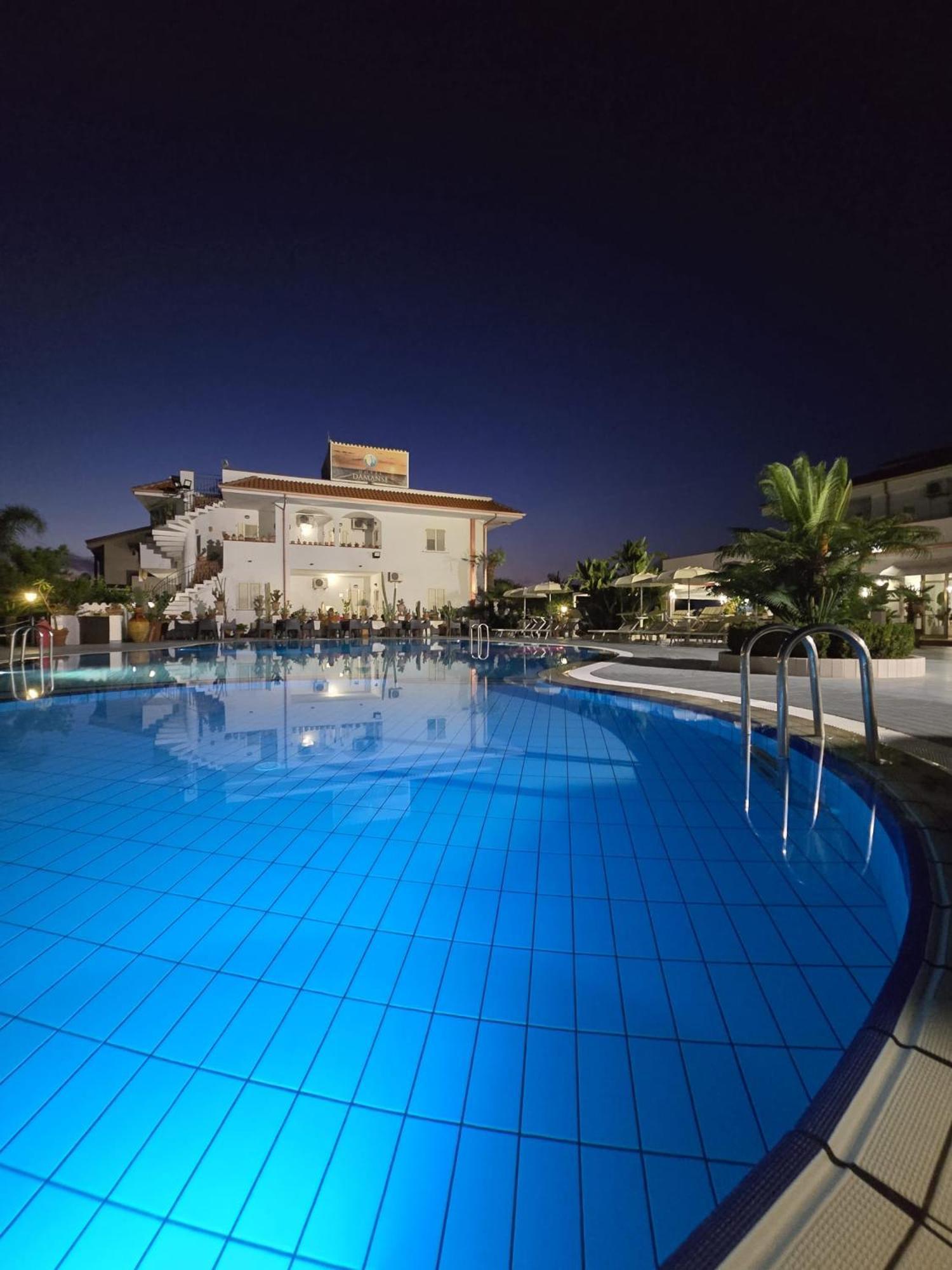 Hotel Damanse Santa Domenica  Exteriör bild