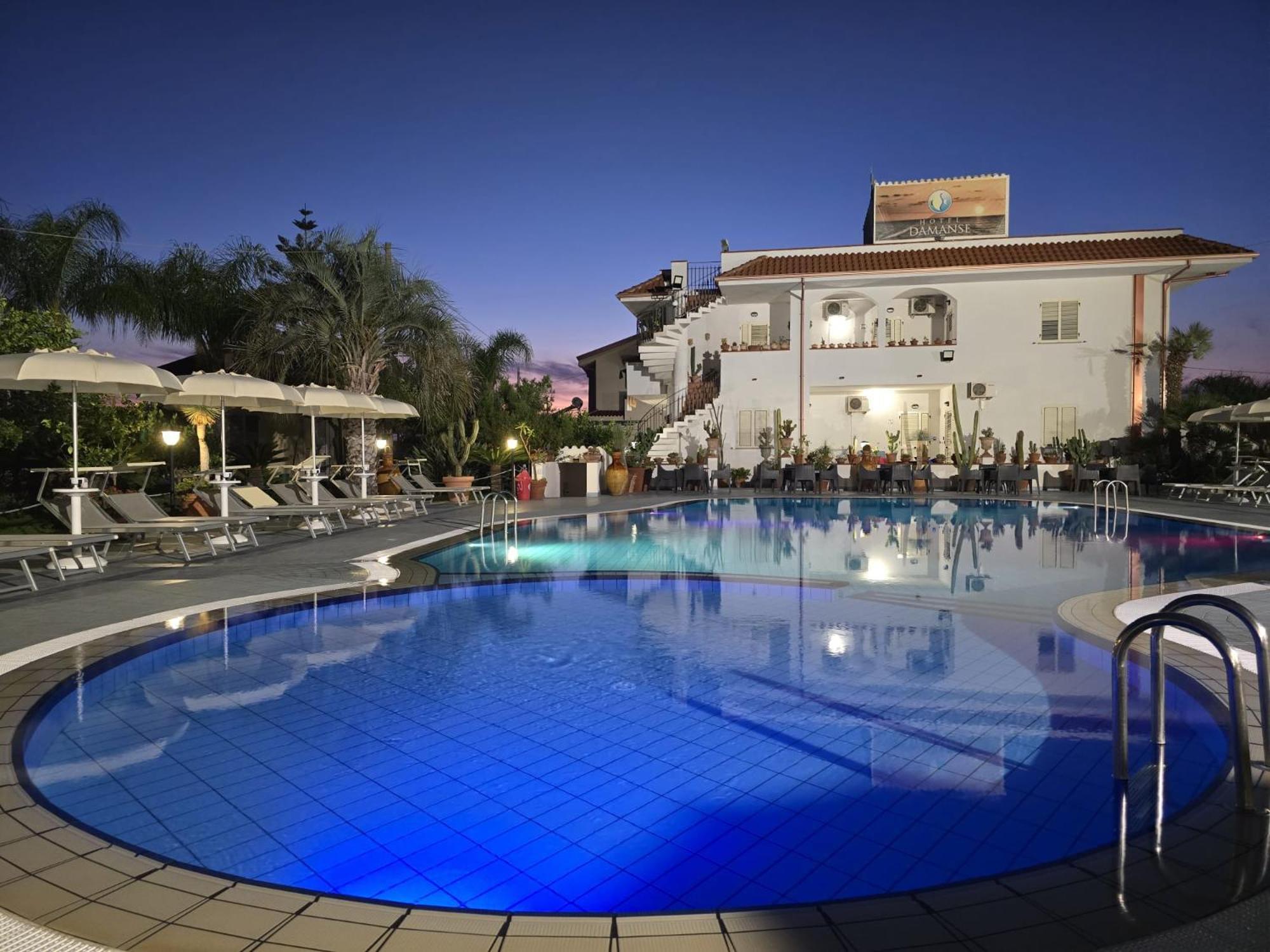 Hotel Damanse Santa Domenica  Exteriör bild