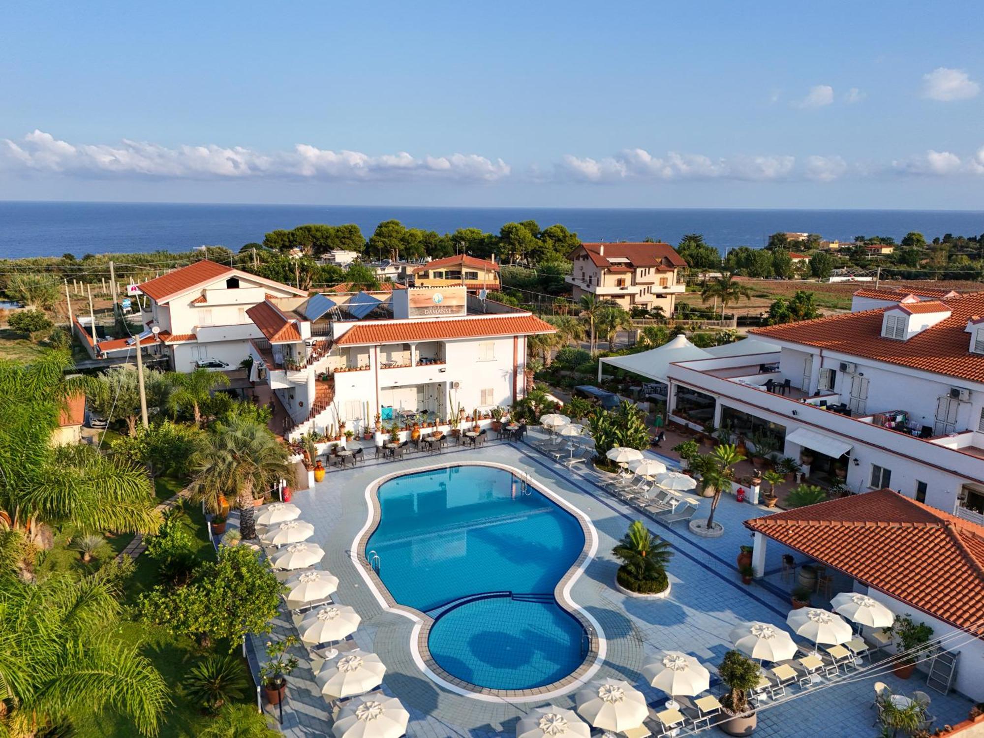 Hotel Damanse Santa Domenica  Exteriör bild