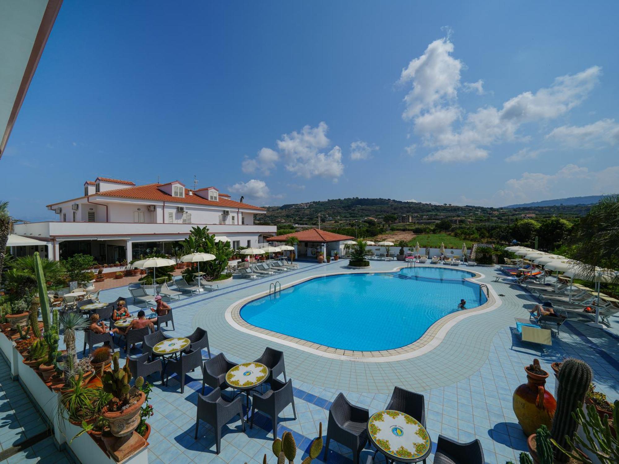 Hotel Damanse Santa Domenica  Exteriör bild